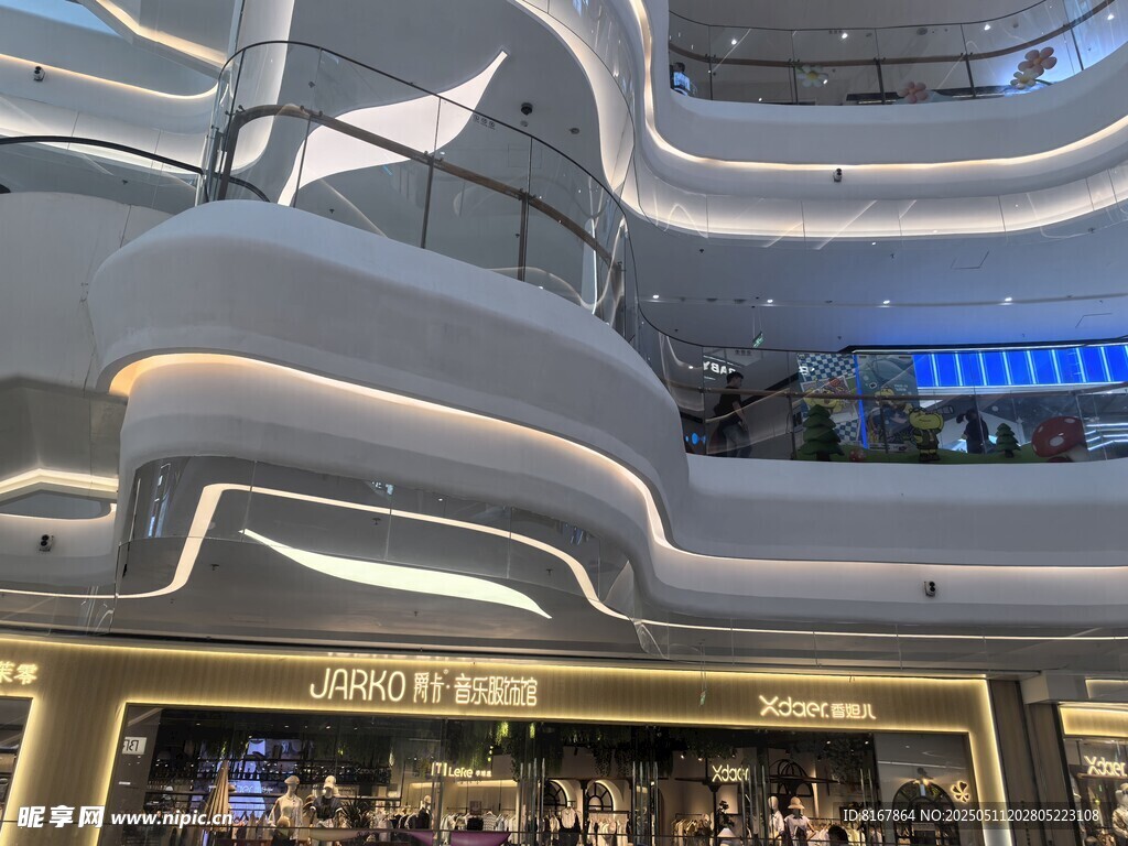 商场内部精致店铺景观