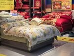 舒适床品展示于家居卖场