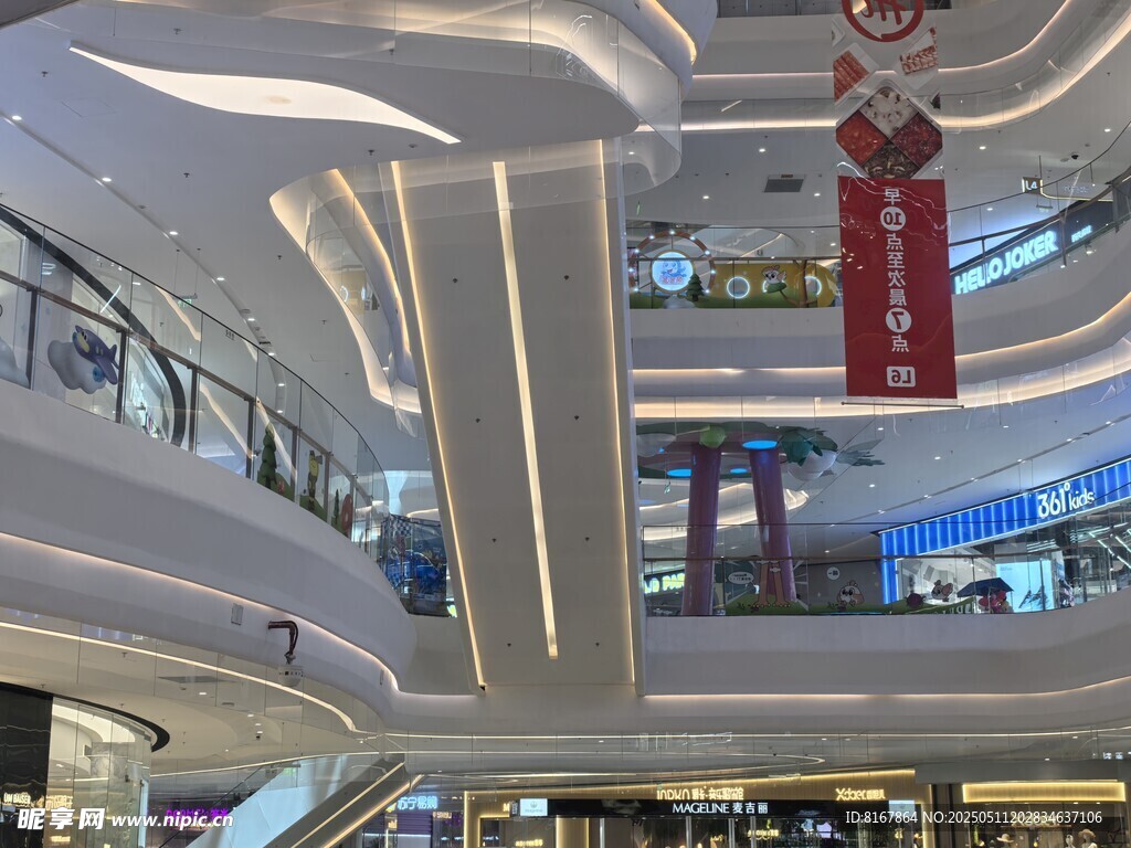 现代商场内部精致空间
