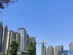 都市高楼与蓝天景观