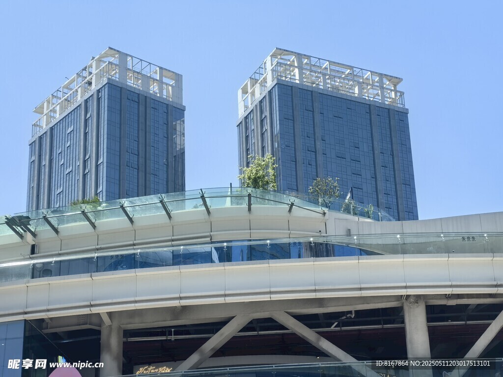 现代高楼与建筑结构景观