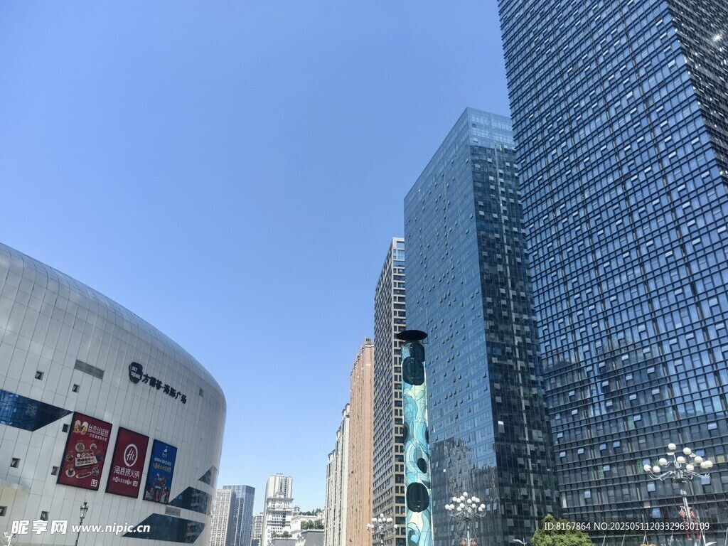 都市高楼与特色建筑景观