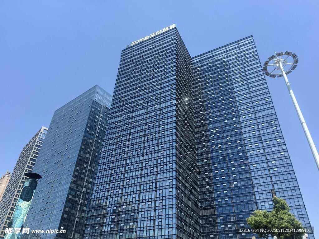 现代摩天大楼城市景观