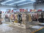 时尚服装店陈列展示