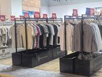 时尚服装店陈列展示架