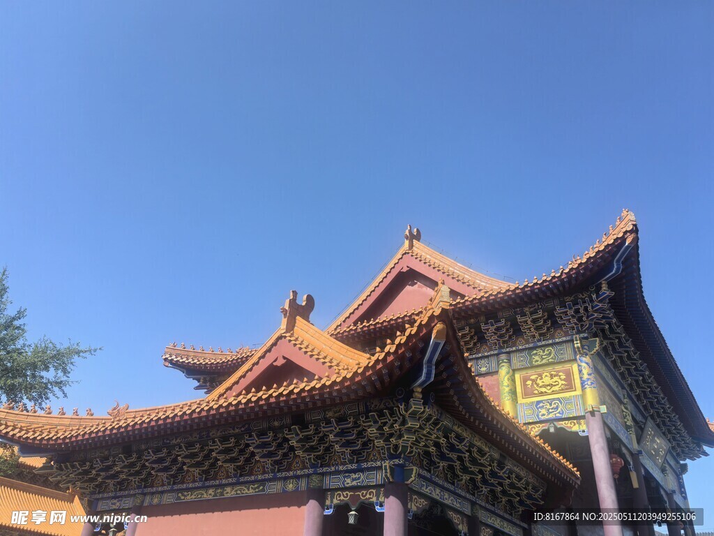 中式古建筑屋顶特写