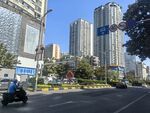 城市街道的繁华景象
