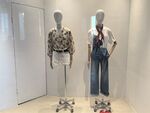 时尚人体模特展示潮流服饰
