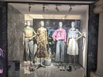 复古服饰展示橱窗