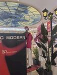 现代风格展厅内的展示场景