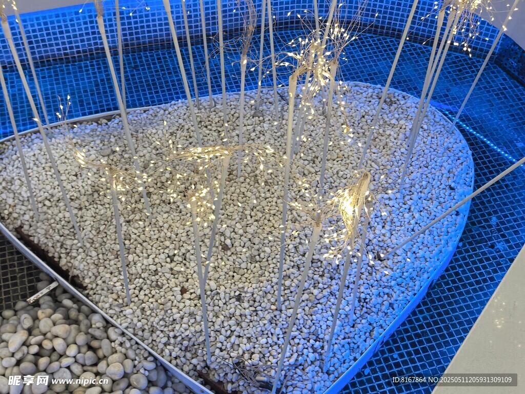 金属加工中的火花四溅场景