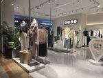 时尚服装店内部陈列展示