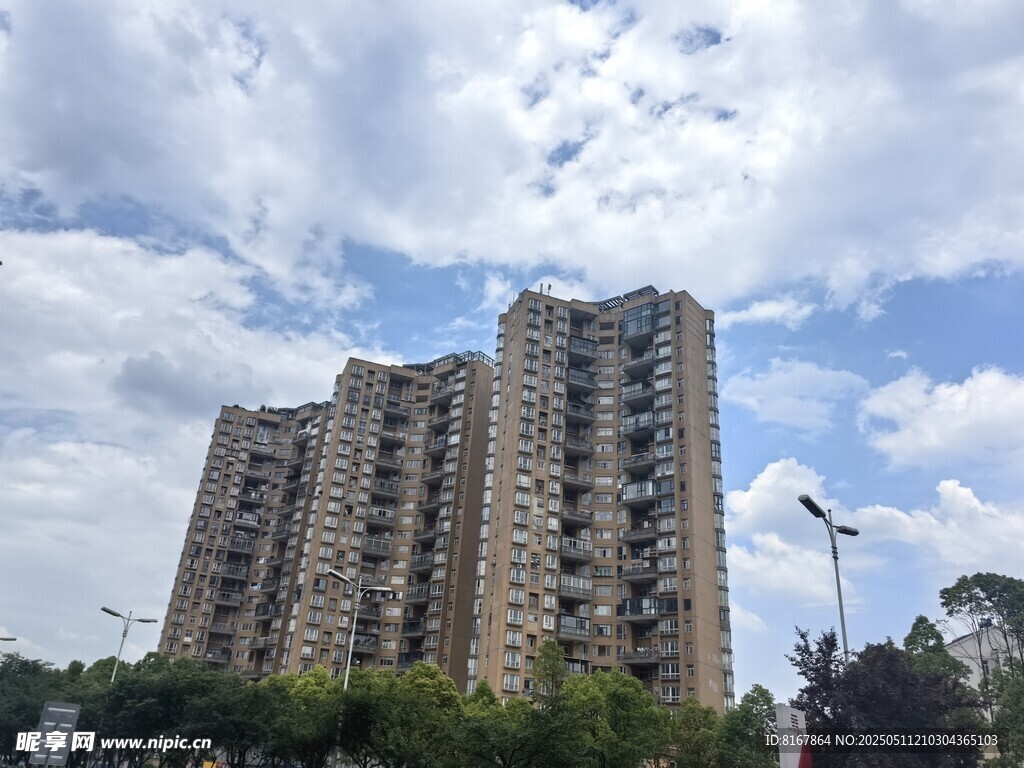 高层住宅楼外观风景