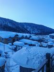 雪覆村庄美景