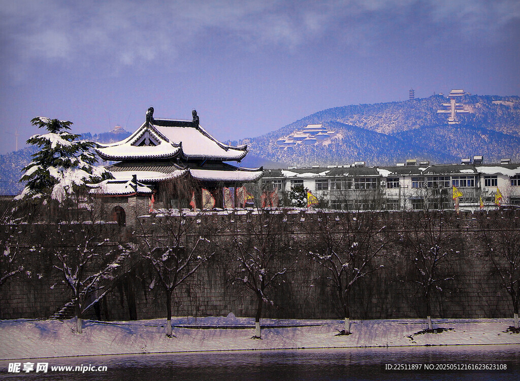 传统建筑雪景风光
