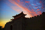 夕阳下的古城楼壮丽景观