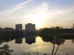 夕阳河畔