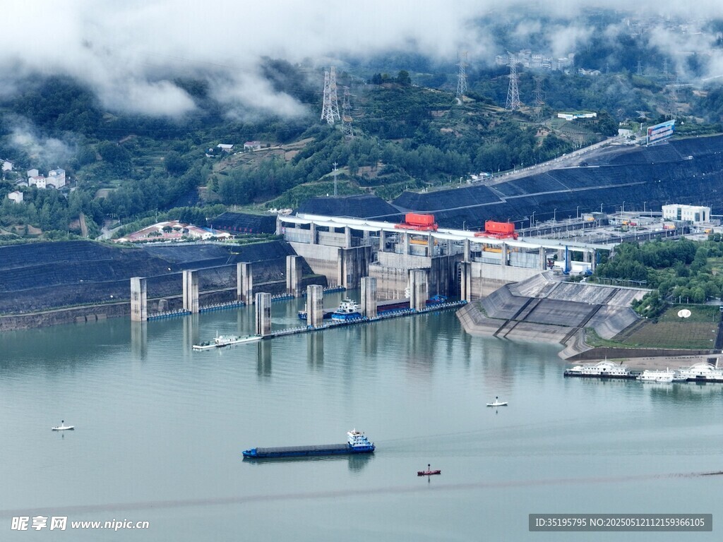 三峡大坝壮观水利景象