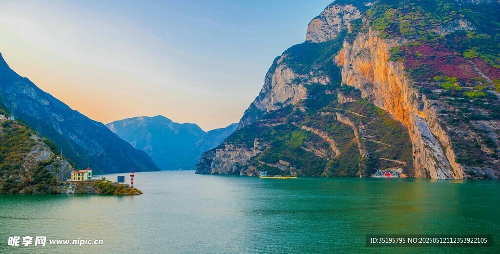 壮丽山水风光图