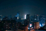 城市璀璨夜景俯瞰图