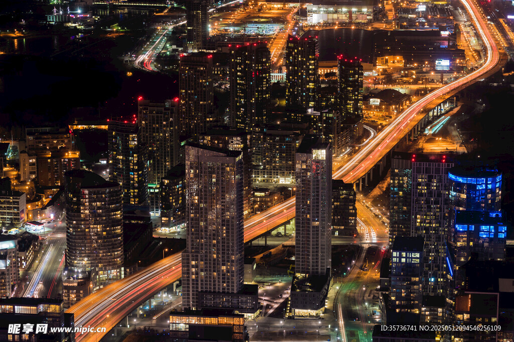 城市璀璨夜景俯瞰图