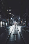 夜晚城市空旷道路景象