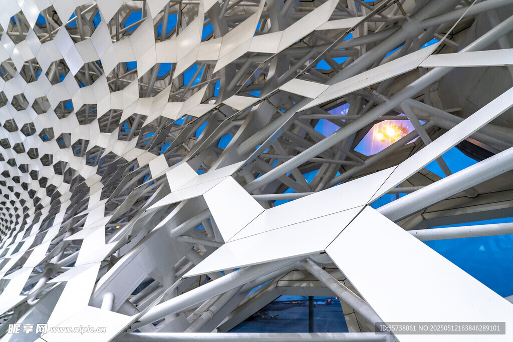 未来感几何结构建筑空间
