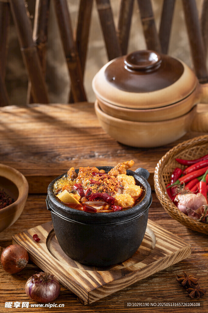砂锅酥肉土豆粉