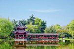 中式湖畔亭阁美景