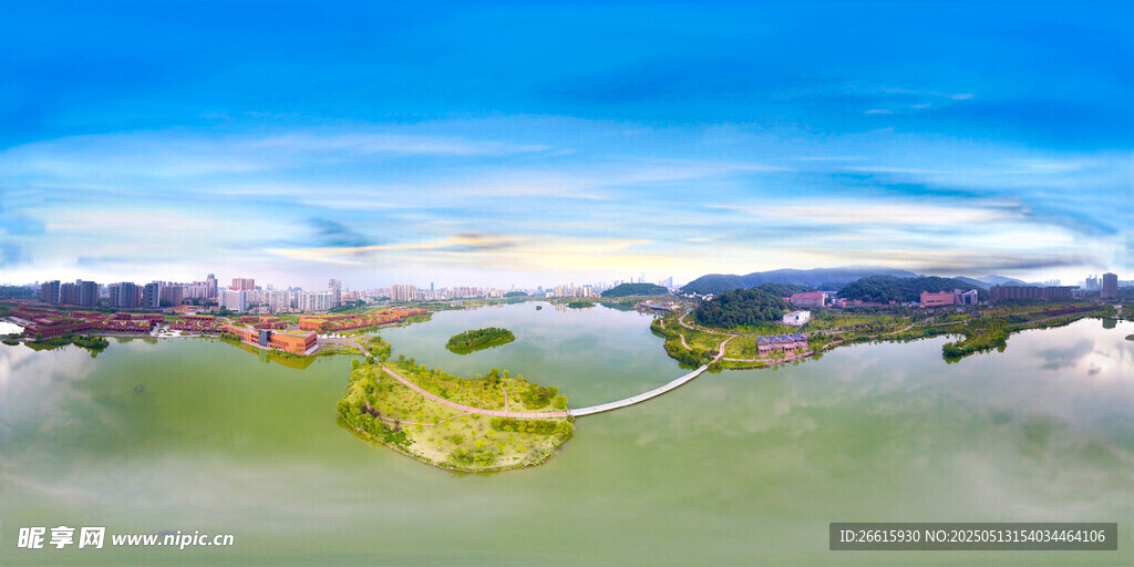 梦幻云海中的山间美景