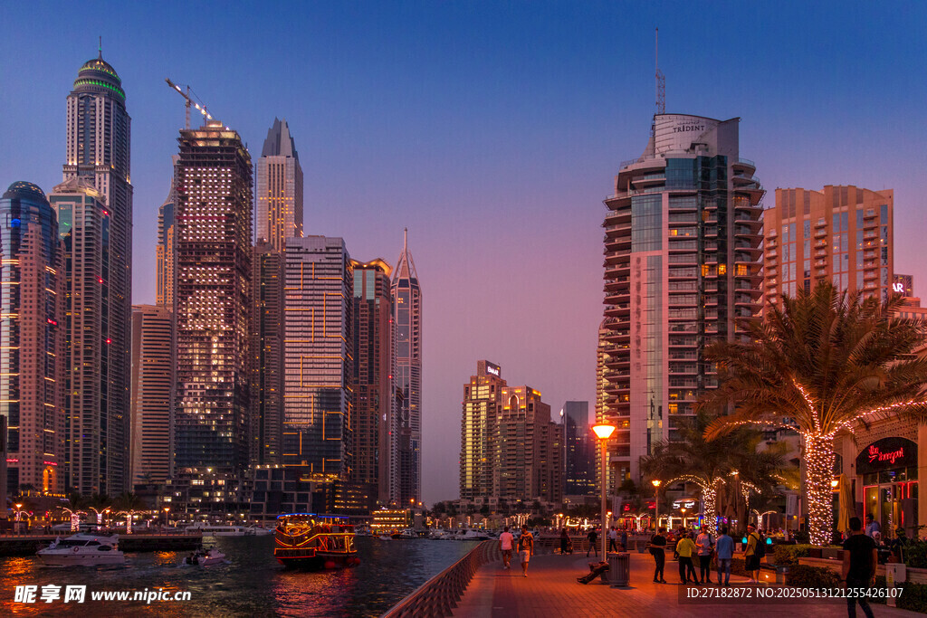迪拜城市夜景繁华天际线
