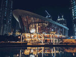城市夜景中的璀璨建筑