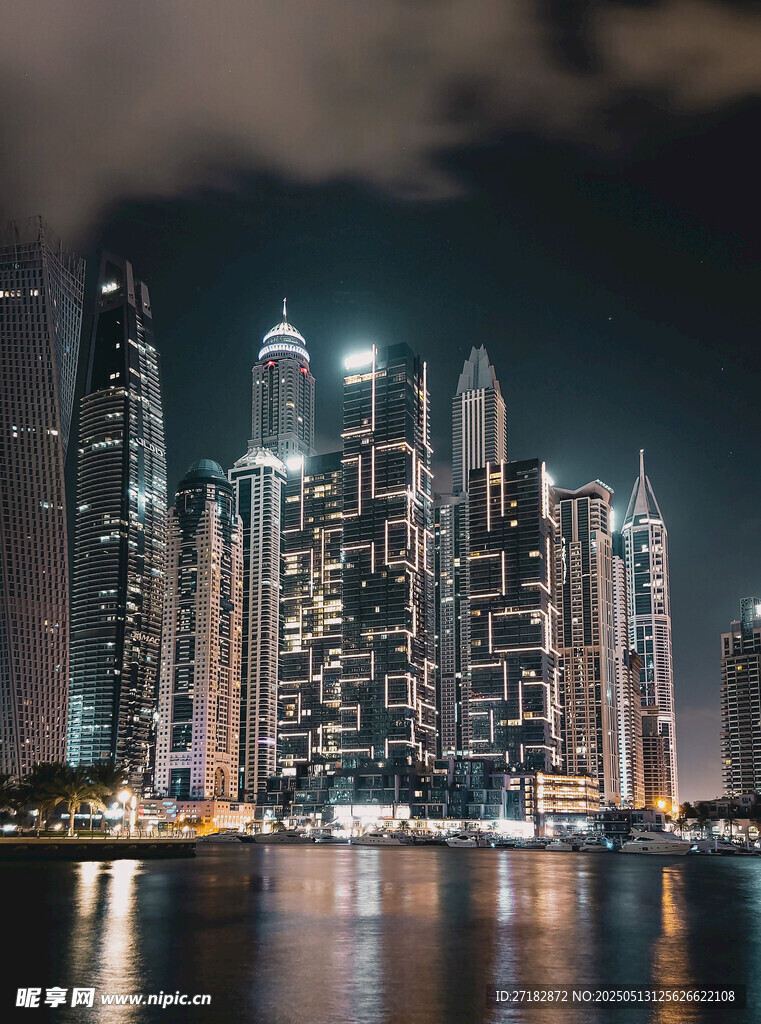 迪拜璀璨夜景摩天大楼群