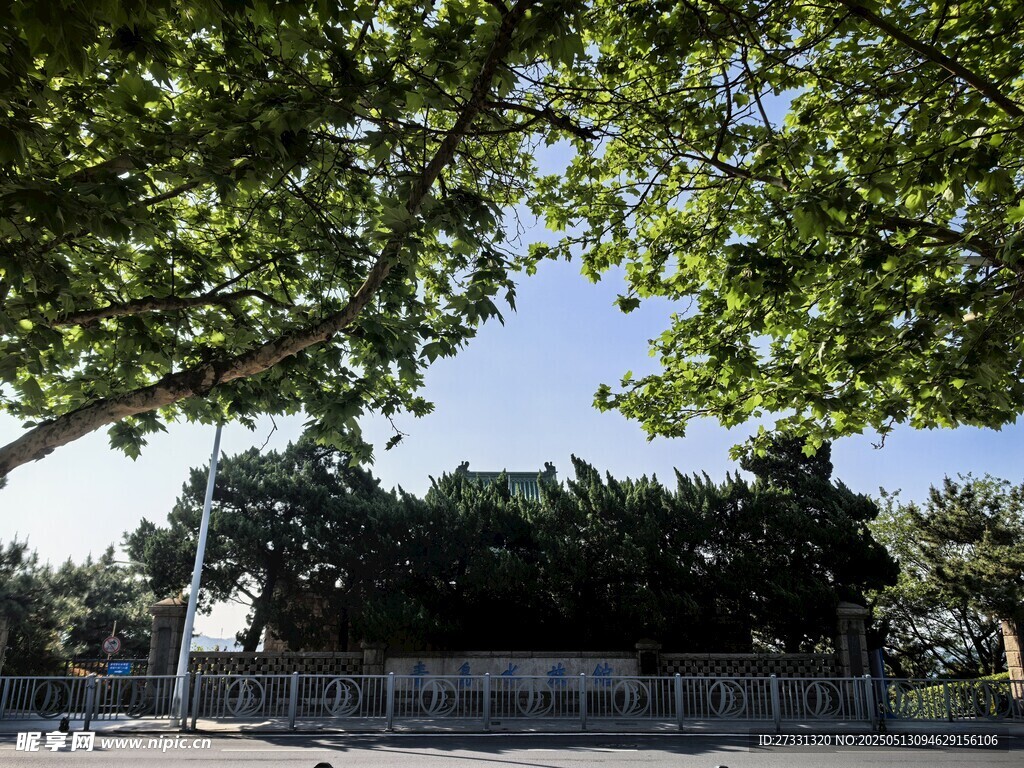 青岛水族馆大门