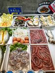 丰富多样的火锅食材陈列