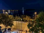 夜晚城市河畔美丽夜景