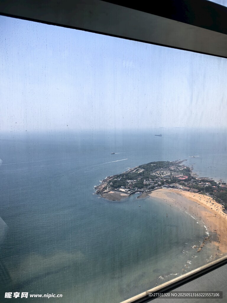 俯瞰海上岛屿美丽景致