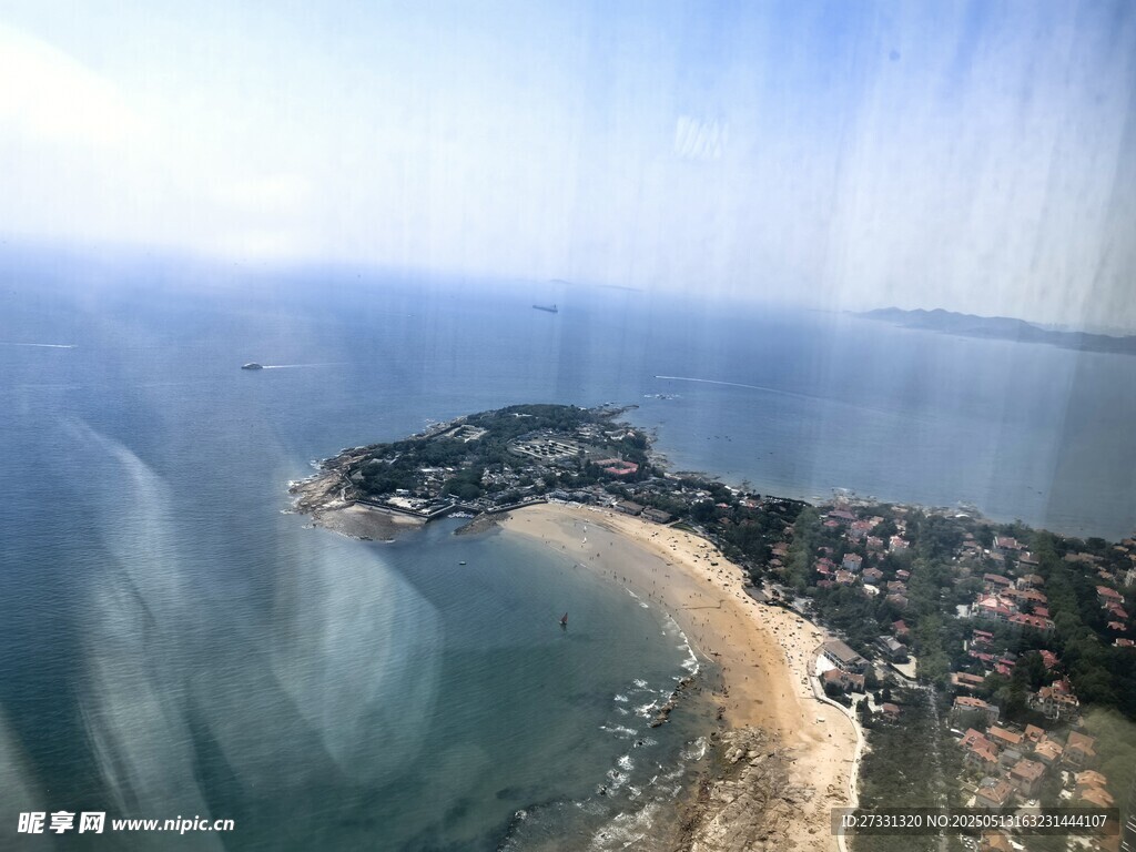 俯瞰美丽海滨风光