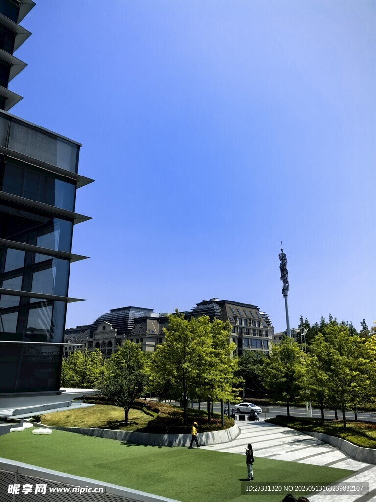 现代都市中的绿地与建筑