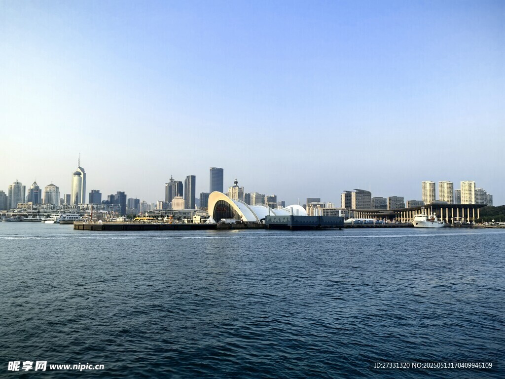 海滨城市美丽天际线景观