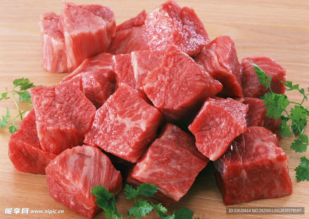 新鲜牛肉块 