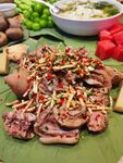 彝族餐  小猪儿 坨坨肉