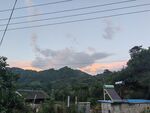 乡村暮色中的宁静景致