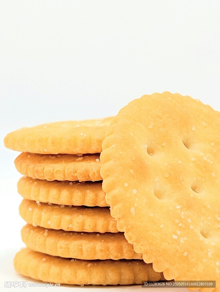 堆叠的美味苏打饼干