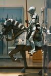 中世纪骑士骑马盔甲展示