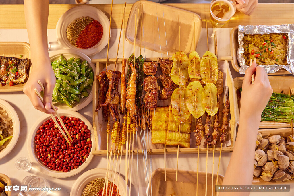 丰盛烧烤美食诱人场景