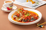 剁椒蒸鱼配茶饮