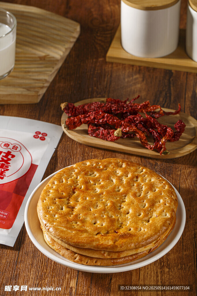 美味酥脆饼干与多样食材