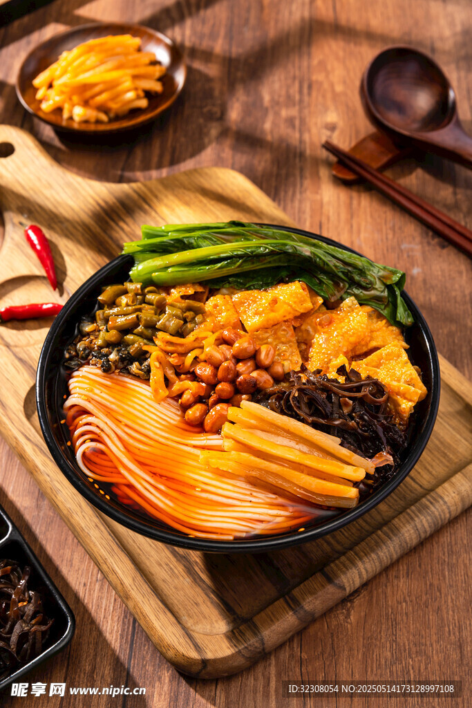 美味丰富的特色拌饭菜品