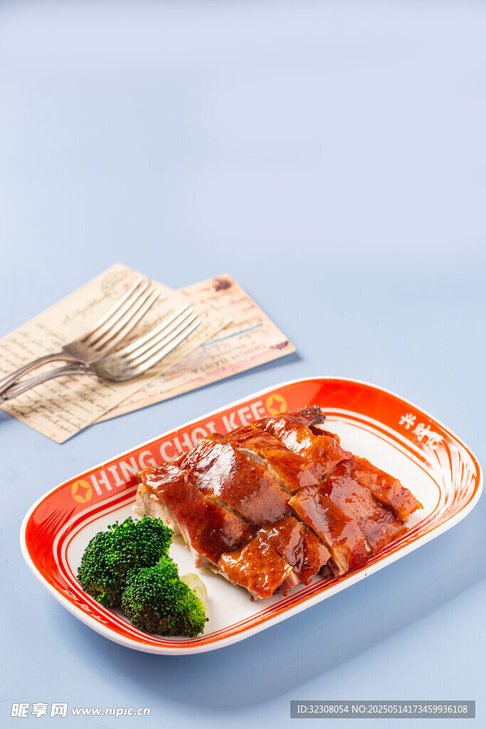 红烧排骨配西兰花美食